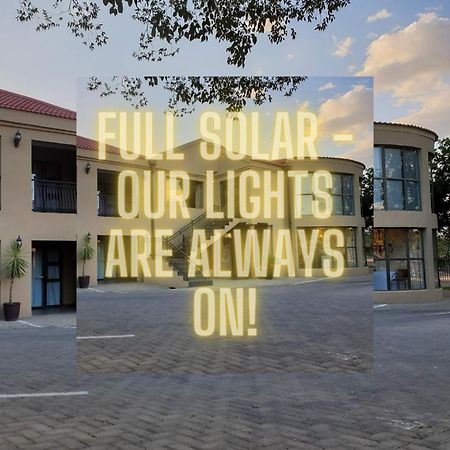 African Sands Guesthouse Load Shedding Free Bloemfontein Bagian luar foto