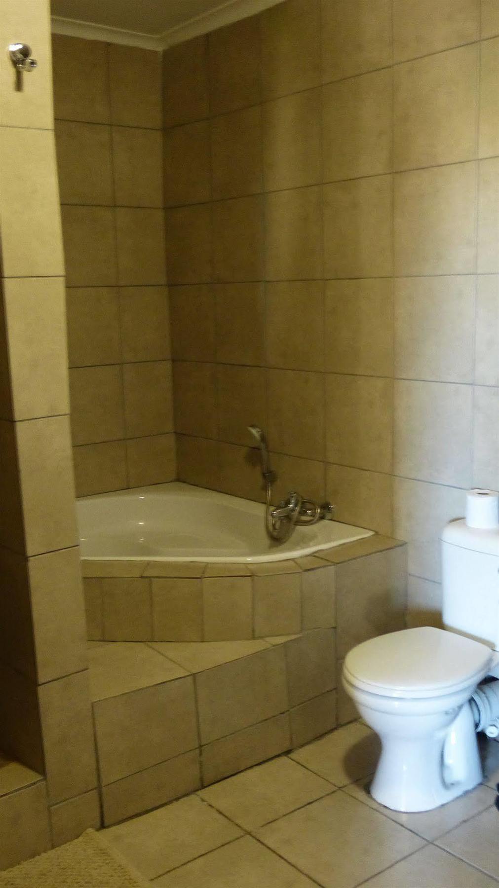 African Sands Guesthouse Load Shedding Free Bloemfontein Bagian luar foto