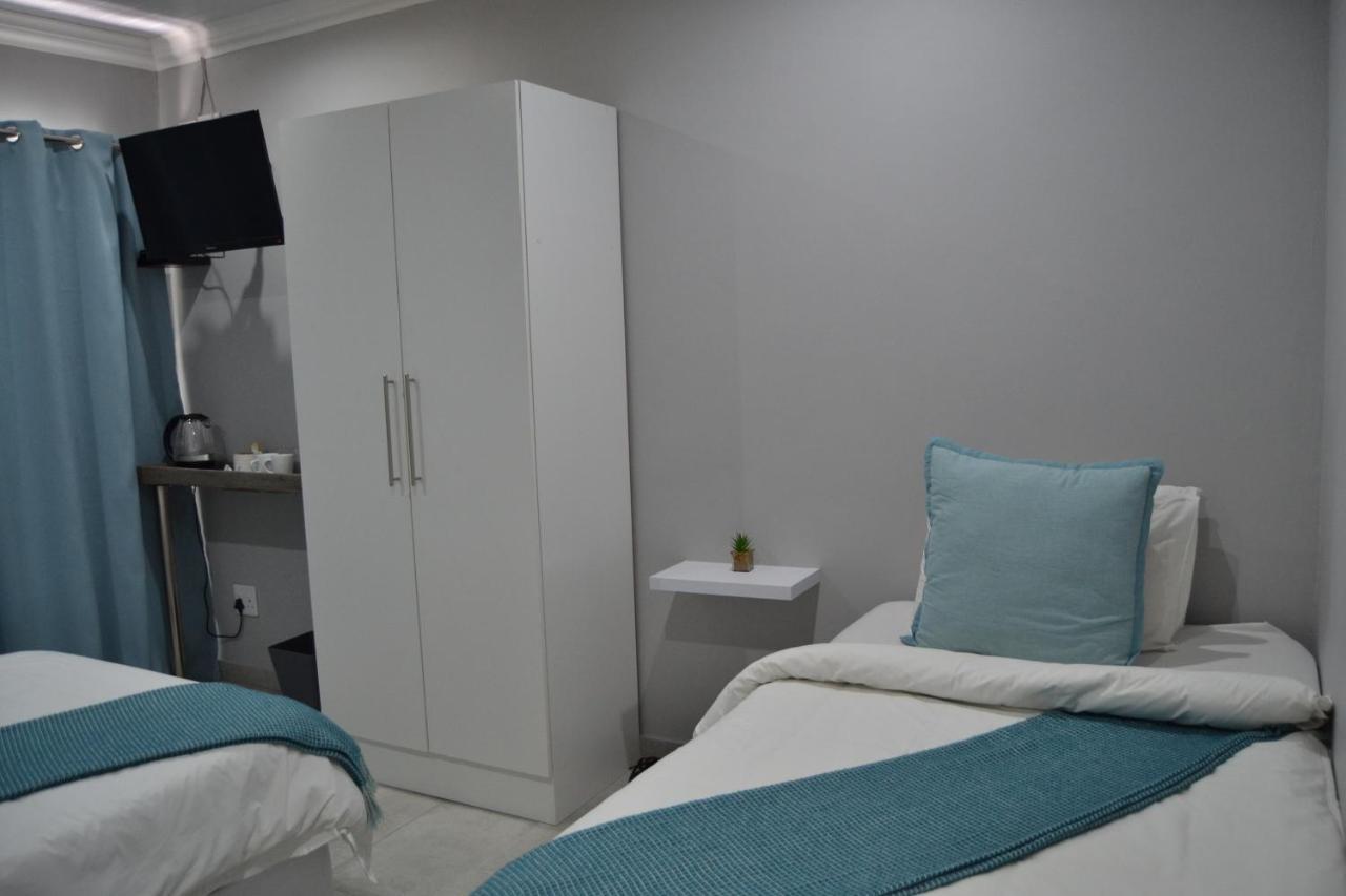 African Sands Guesthouse Load Shedding Free Bloemfontein Bagian luar foto