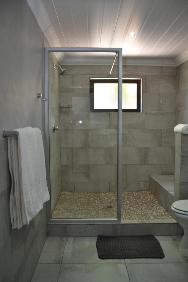African Sands Guesthouse Load Shedding Free Bloemfontein Bagian luar foto