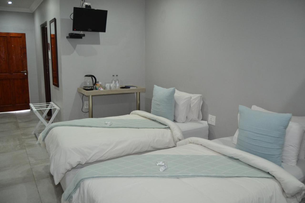 African Sands Guesthouse Load Shedding Free Bloemfontein Bagian luar foto