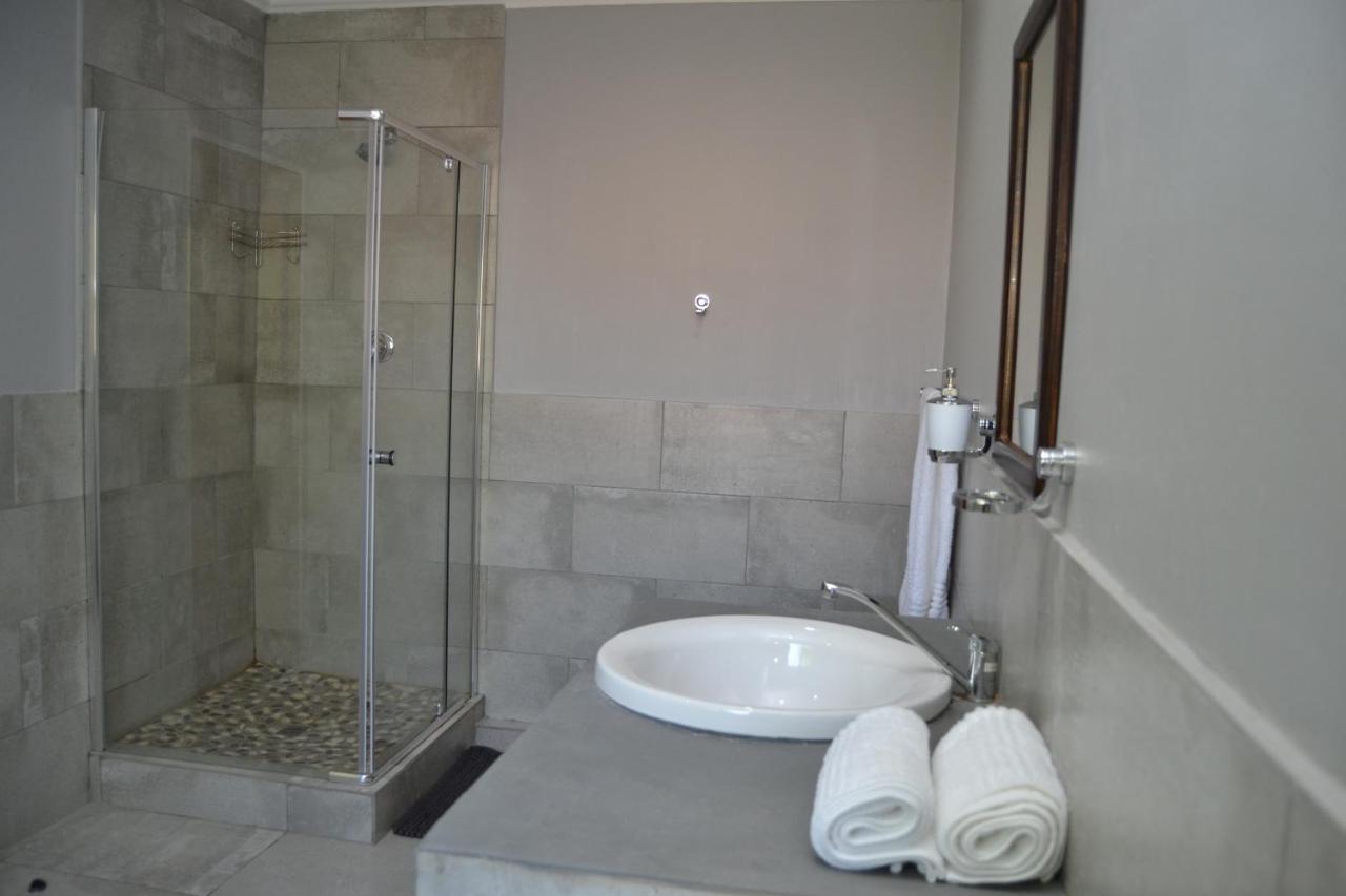 African Sands Guesthouse Load Shedding Free Bloemfontein Bagian luar foto